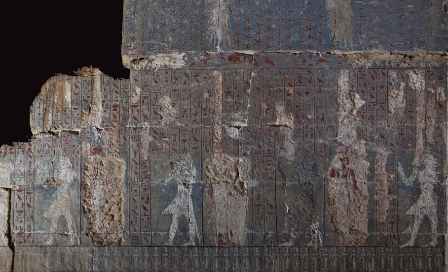 Południowa część sklepienia kaplicy ofiarnej królowej Hatszepsut z tekstami „Rytuału Godzin”. Fot. M. Jawornicki, opracowanie J. Kościuk