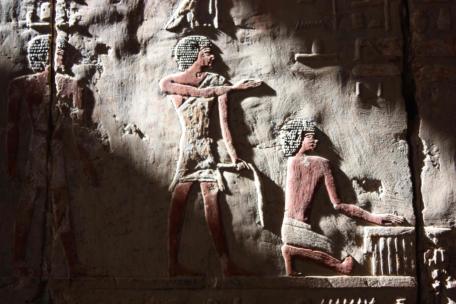 Sceny rytuałów celebrowanych w kaplicy królowej Hatszepsut. Fot. M. Barwik